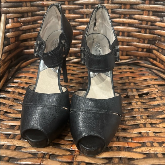 Michael Kors Black Peep-Toe Heels in size 9. Great condition! - Picture 4 of 15